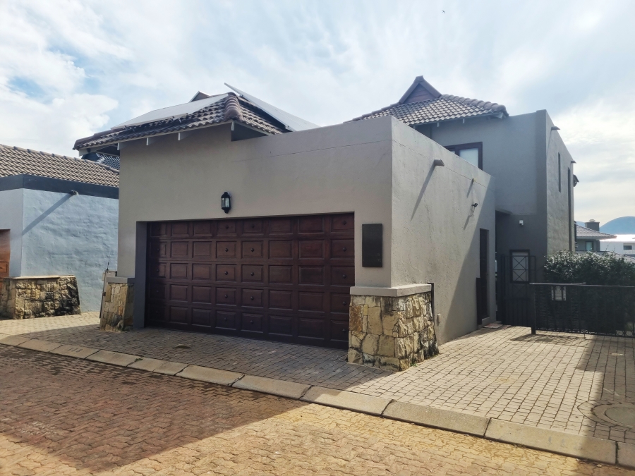 3 Bedroom Property for Sale in Hartbeesfontein AH North West